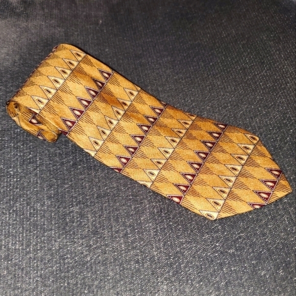Yellow, Gold Patterned Tie New - Picture 1 of 6